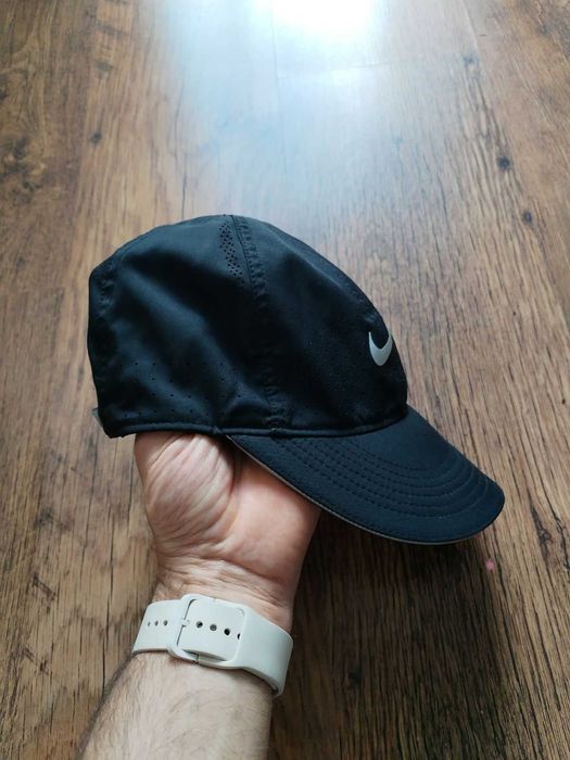 Nike Featherlight Cap - страхотна спортна шапка НОВА БЕЗ ЕТИКЕТИ 100% оригинал
