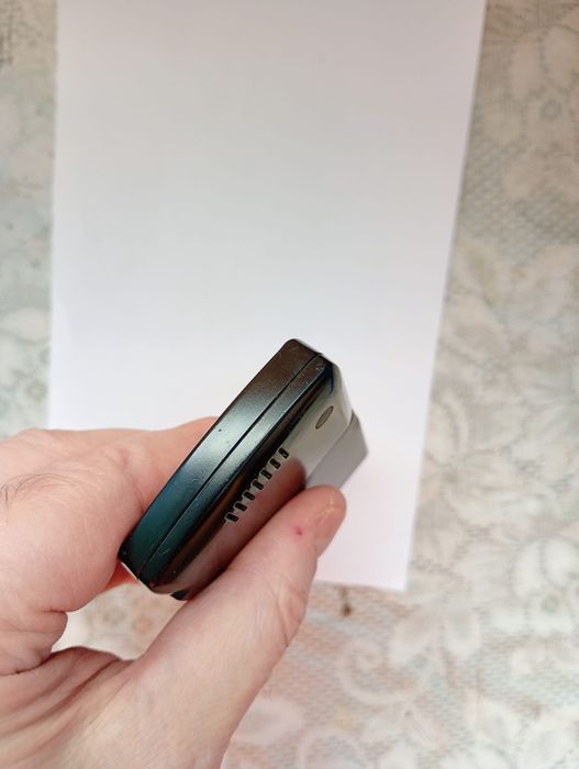 Motorola  V3 + accesorii ( decodat)