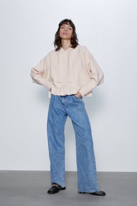 Pulover Zara cu gluga si volanas