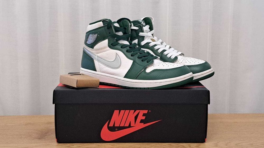 Jordan 1 Retro High OG
Gorge Green marimea 41