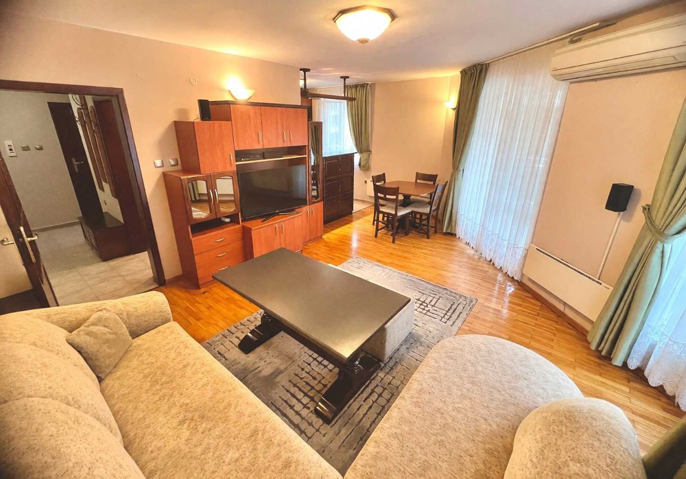 Дава се под наем Тристаен апартамент в Пловдив, Център - 92 кв.м за 650 € - Снимка #1