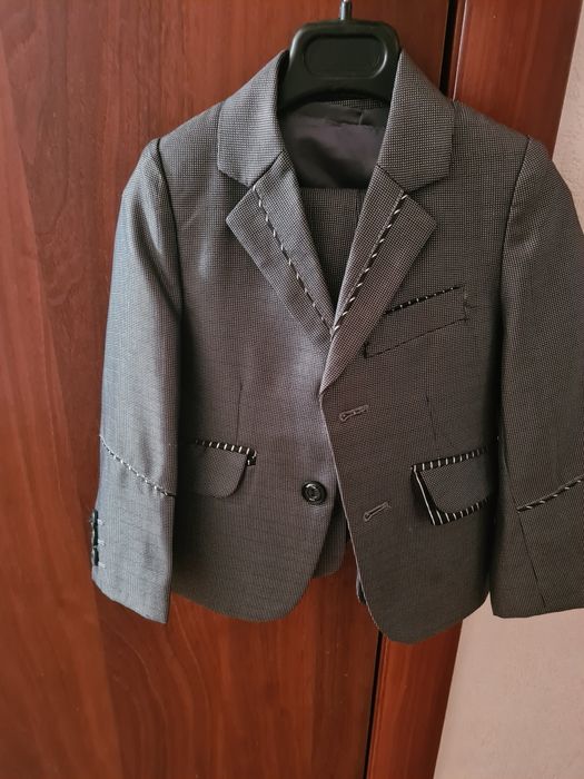 Костюм детский тройка