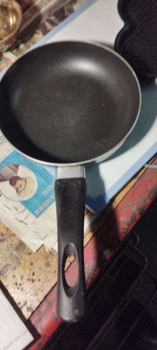 Продам минисковородки-блинницы.