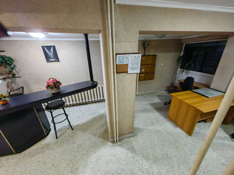 Продава се Тристаен апартамент в София, Гоце Делчев - 120 кв.м за 3084 €/кв.м - Снимка #1