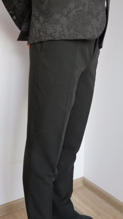 Costum mire/ ginere Inedit negru, marimea S/46, plus camasa Cavaliere
