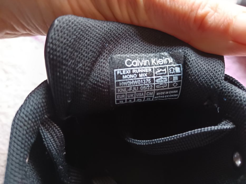 Продавам дамски обувки Kalvin Klein