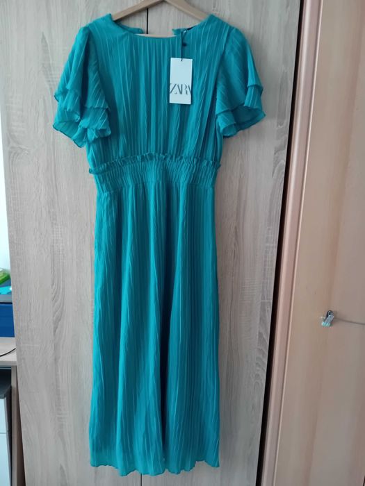 Рокли за различни поводи,чисто нови внос от Англия различни размери..