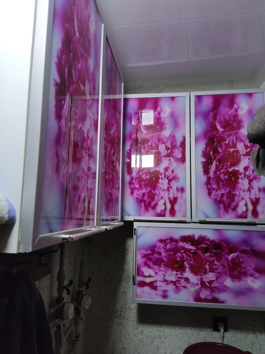 Шкафы кухонные настенные.