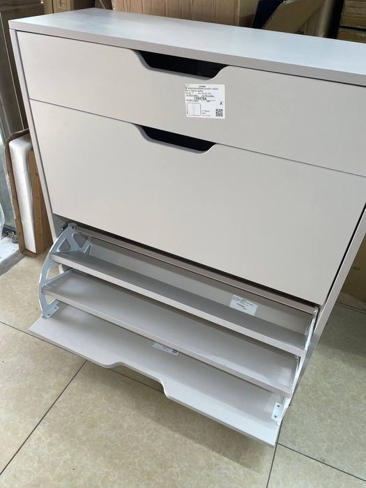 Мягкое сиденье, предназначенное для хранения обуви