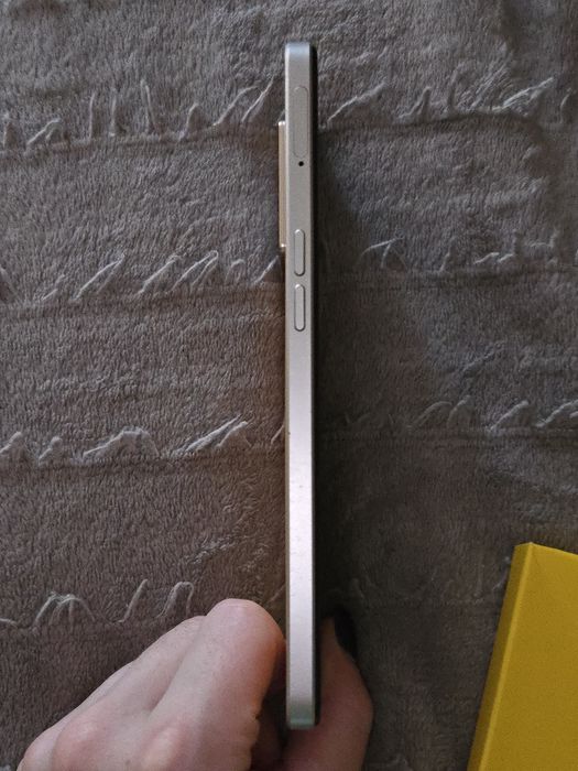 Продам телефон OPPO Reno7
