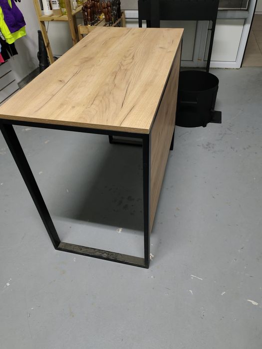 Стол в силе лофт