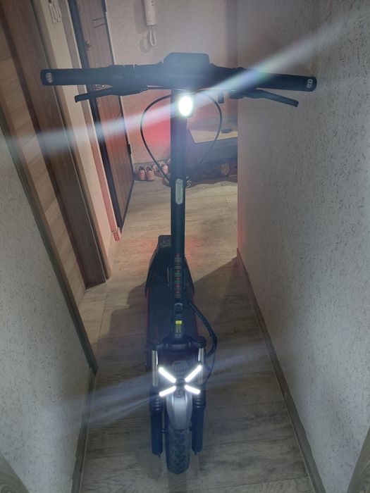 Електрическа тротинетка Segway ZT3 Pro 25 км/ч