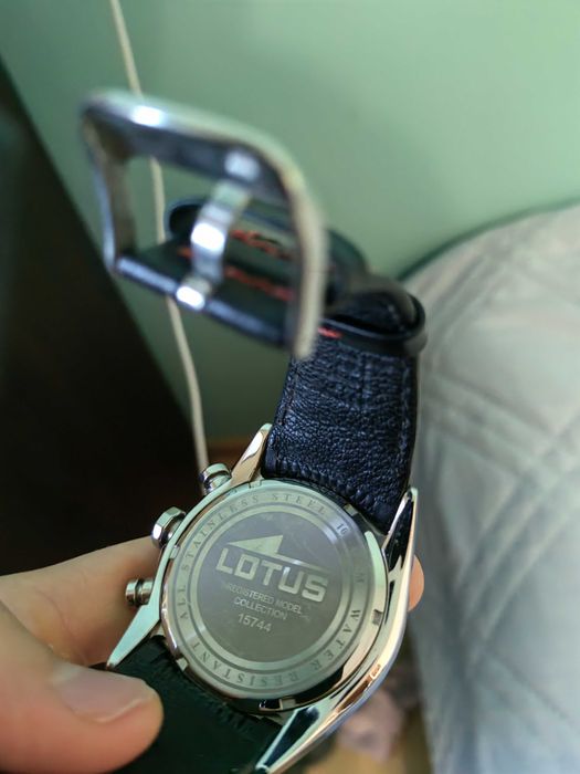 Швеицарски Часовник lotus