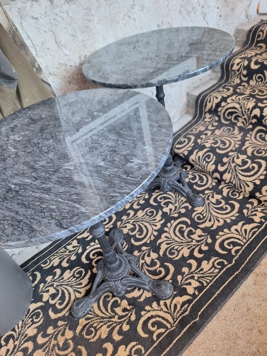 Чугунени маси с мраморен плот на ASTİKA