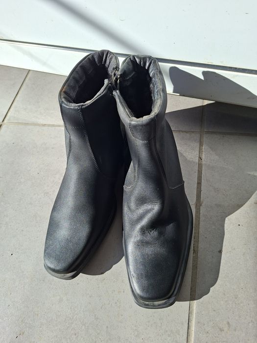 Обувки мъжки боти