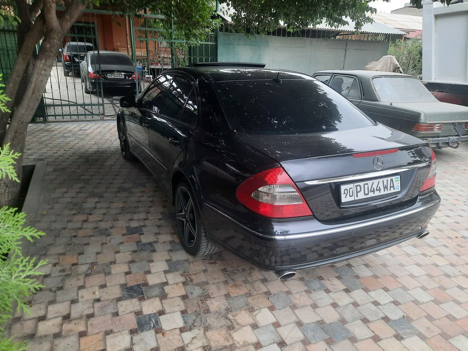Mercedes-benz w211 e 240 год выпуска 2003
