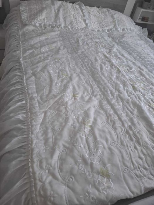 Кувертюра/Шалте за спалня с къдрици 3 части