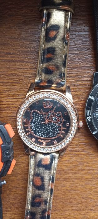 Часы по 3.000 тенге