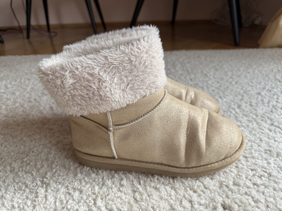 Botine imblanite, tip UGG