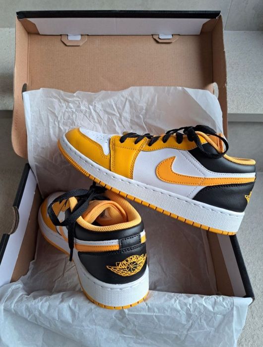 Nike Air Jordan 1 low taxi