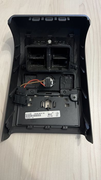 Grila cotiera spate cu bricheta VW Passat CC