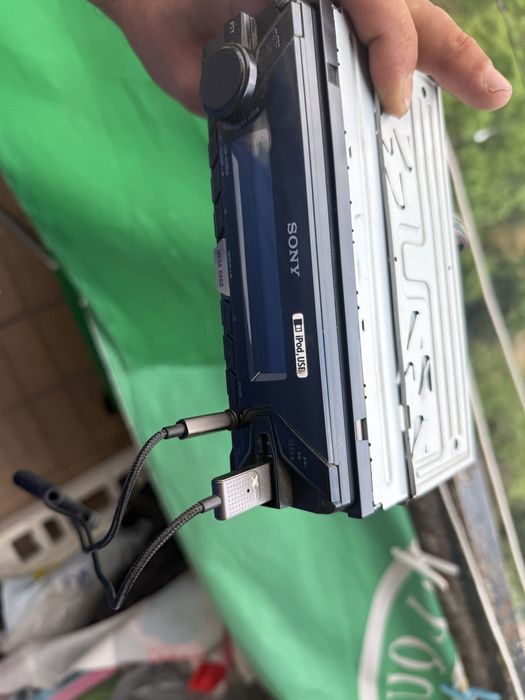 CD за кола Sony и Блутут