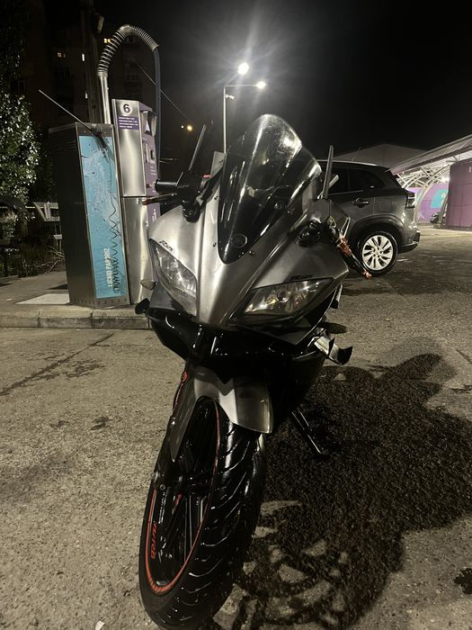 Motocicleta Yamaha YZF   R125