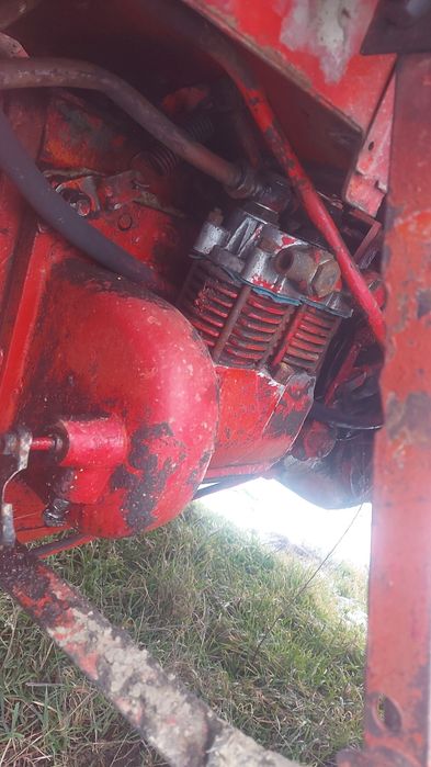 Продавам трактор ЮМЗ