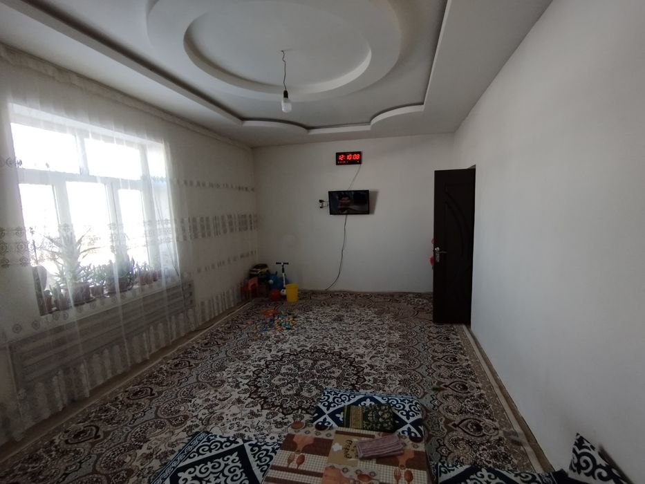 Uchastka Dala hovli uy