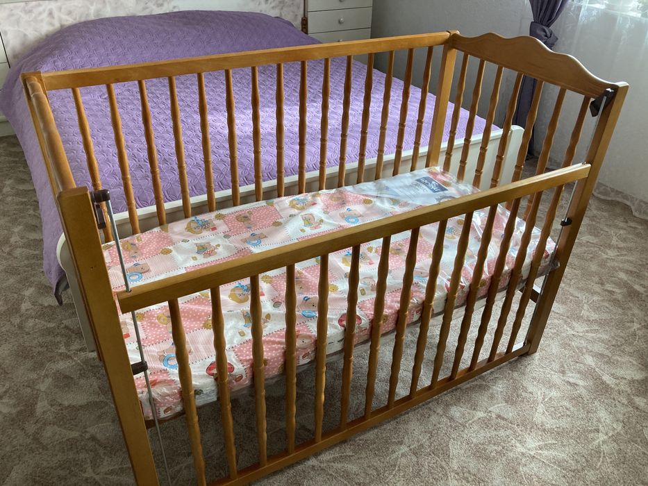 Чисто нови детски дървени кошари от масив (бук) .