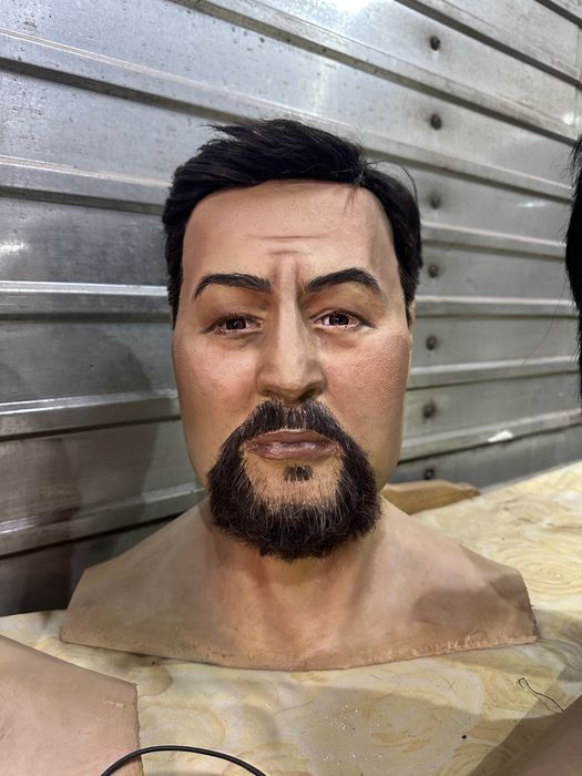 Продам восковые фигуры