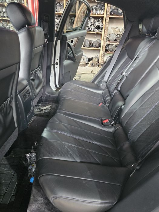 Седалки/Салон за Infiniti QX70