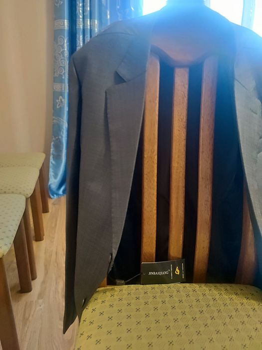 Костюм мужской новый