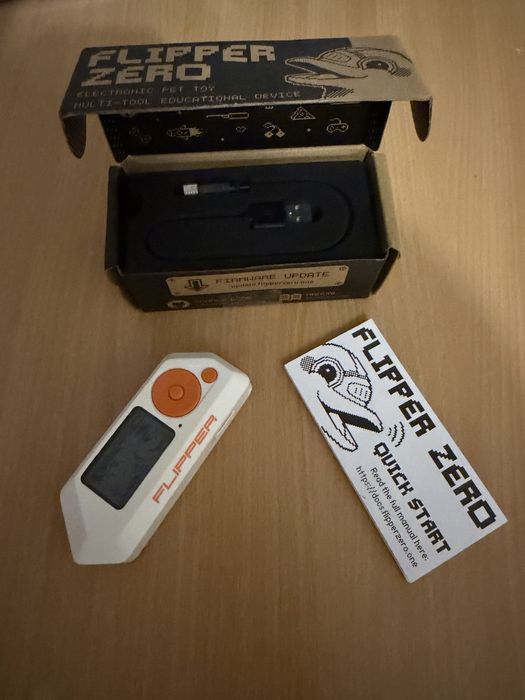 Flipper zero + card 32 GB