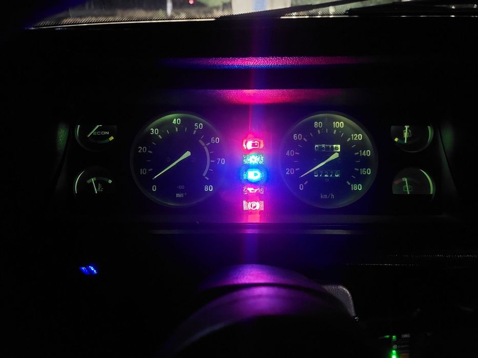 Lada vaz 2107 sotiladi