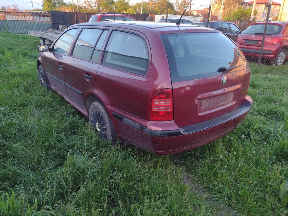 Шкода Октавия на части