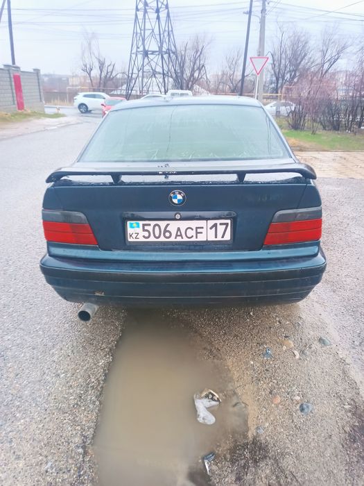 Продам бмв е36 на полном ходу.
