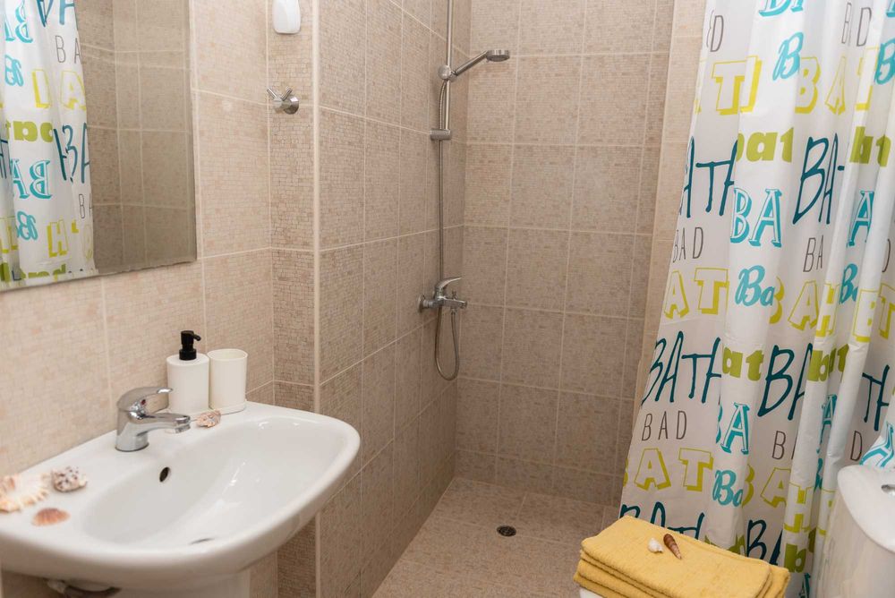 Дава се под наем Тристаен апартамент в Варна, м-т Евксиноград - 80 кв.м за 650 € - Снимка #15