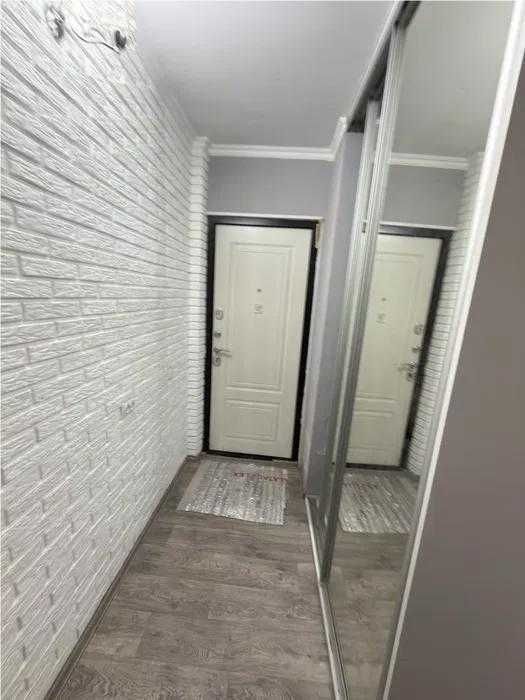 Продам 2 комн на 2 квартале (рядом 18мкр)