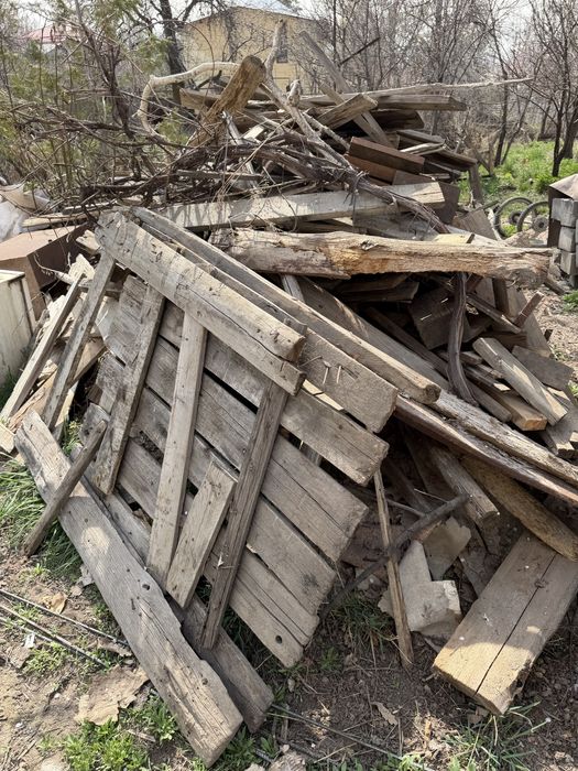 Даром дрова и уголь 1 тонна