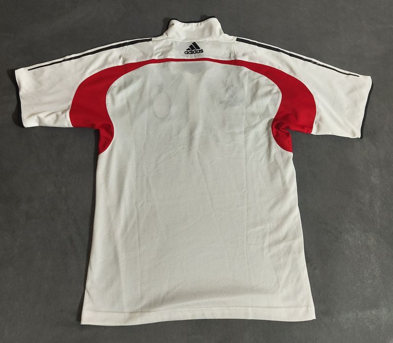 Милан ,Milan ,Adidas , от сезон 2004/05 , тренировъчна тениска ,плюс шорти на Милан от 2017