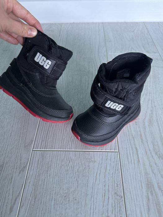 продам детские зимние ботинки