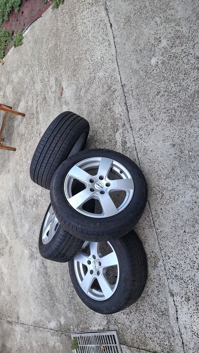 Genti cu cauciucuri noi..pr 16