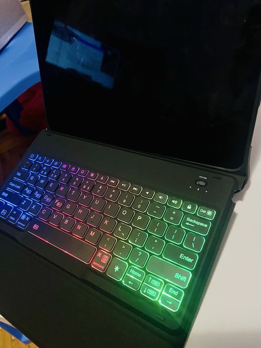 Husa magic keyboard  ipad pro 12.9 inch Cu RGB