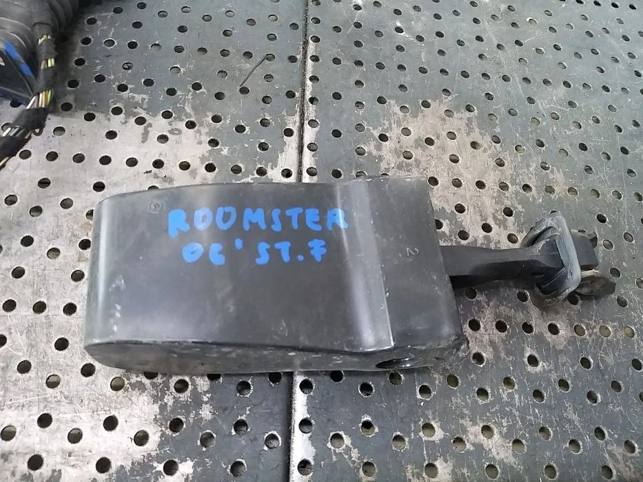 Opritor usa stanga fata skoda roomster 5j 5j0837249