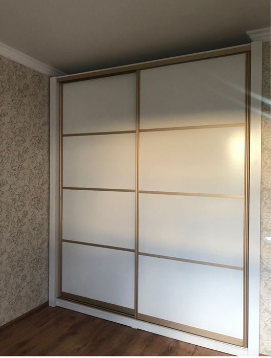 Продам шкаф с раздвижными дверями