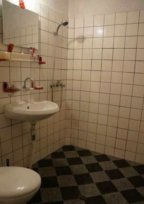 Дава се под наем Двустаен апартамент в София, Левски В - 70 кв.м за 348.84 € - Снимка #1