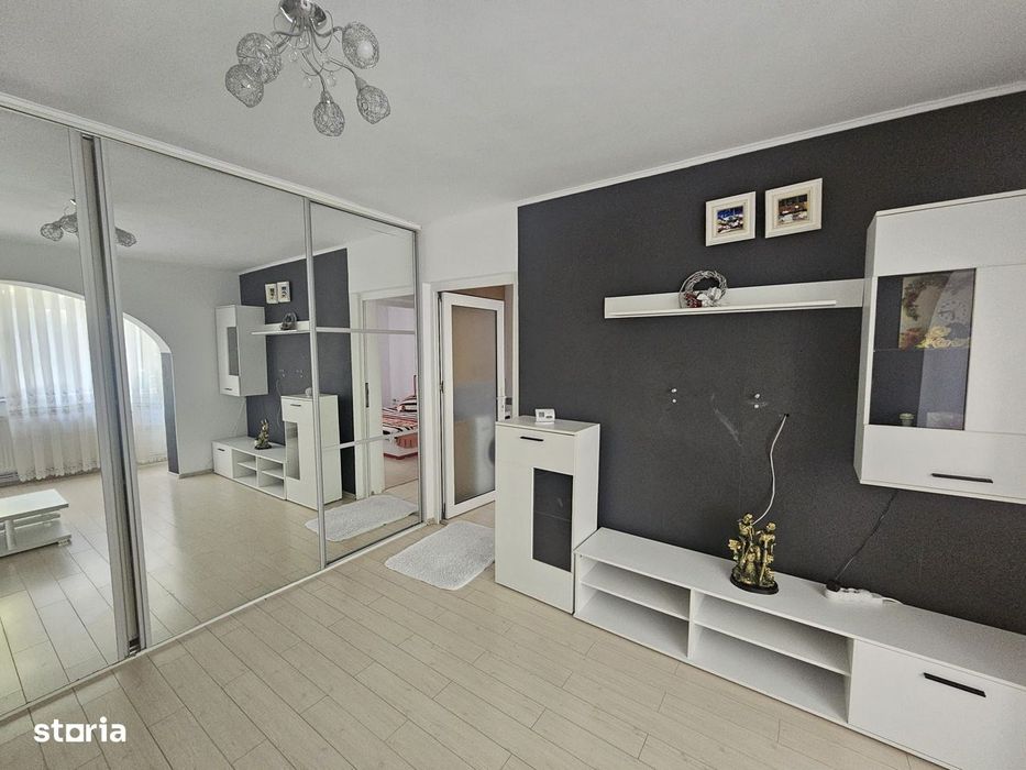 2 camere, etaj 1, stradal, vis-a-vis de Spitalul Militar — fotografia 1