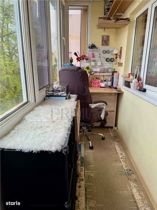 Dambovita - Etaj 3 Lift - 3 Camere - Decomandat - Centrala Proprie - B