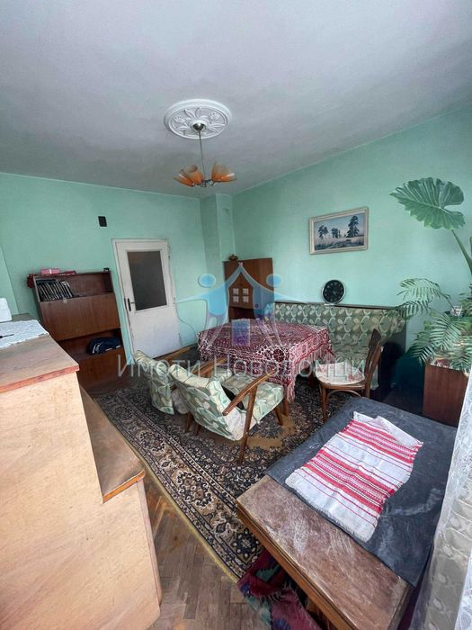 Продава се Тристаен апартамент в Шумен, Военно училище - 90 кв.м за 1088 €/кв.м - Снимка #1